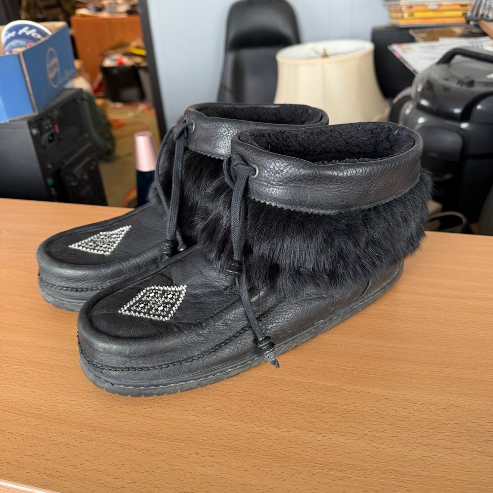 Manitobah Mukluks Leather Muks